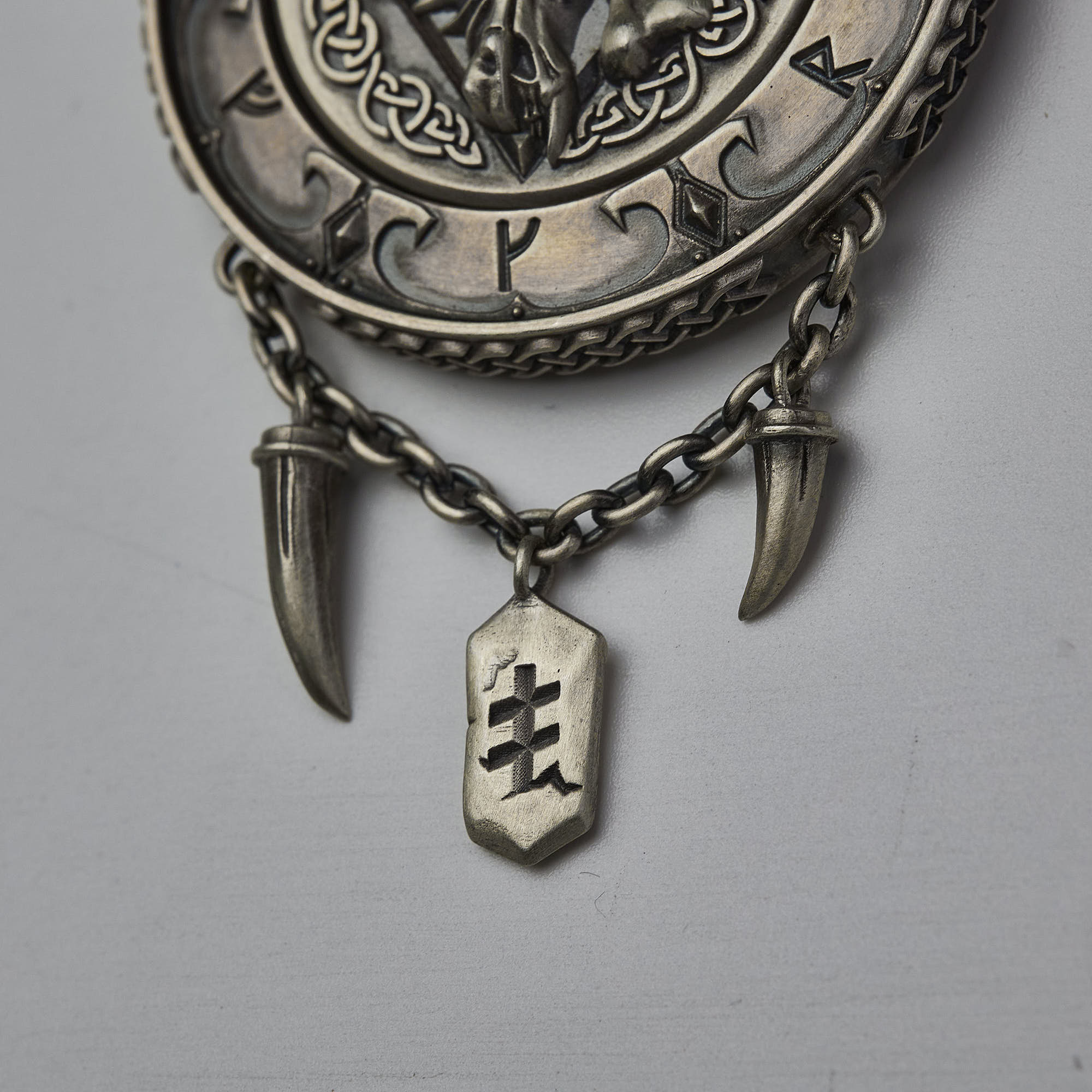 Warhammer 40K Vlka Fenryka Grand Annulus Pendant Silver Space Wolf  by Starforged